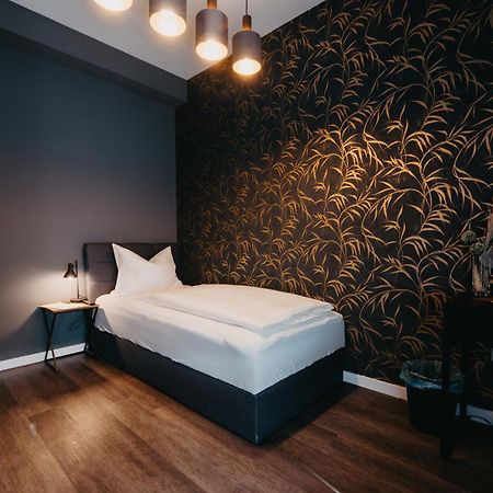 Hotel-Gasthof Zur Krone Waldaschaff Extérieur photo