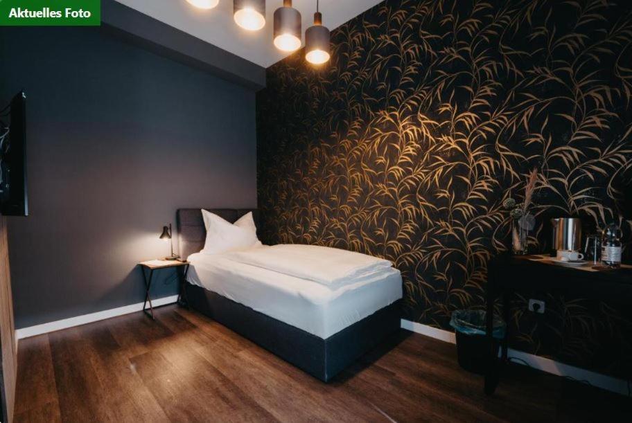 Hotel-Gasthof Zur Krone Waldaschaff Extérieur photo