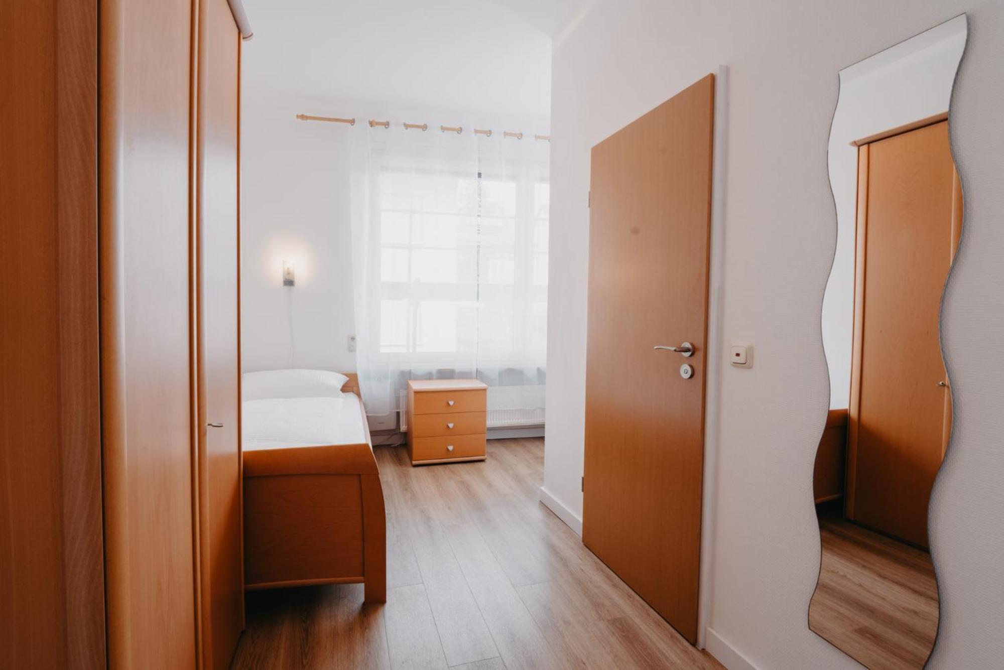Hotel-Gasthof Zur Krone Waldaschaff Extérieur photo