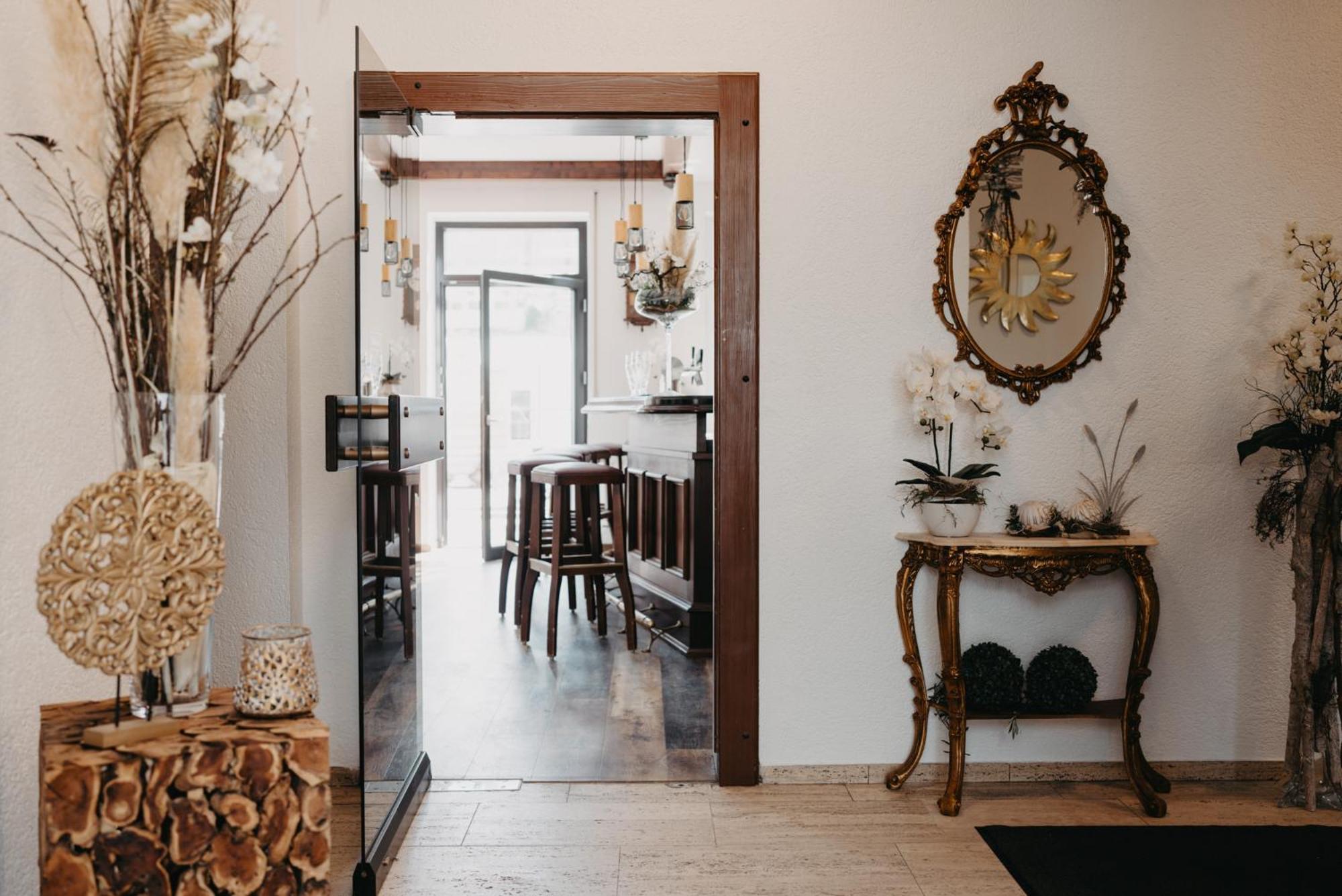 Hotel-Gasthof Zur Krone Waldaschaff Extérieur photo